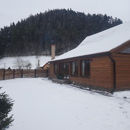 Sura Lu' Vasile. Bed & Breakfast Crivina  Exterior foto