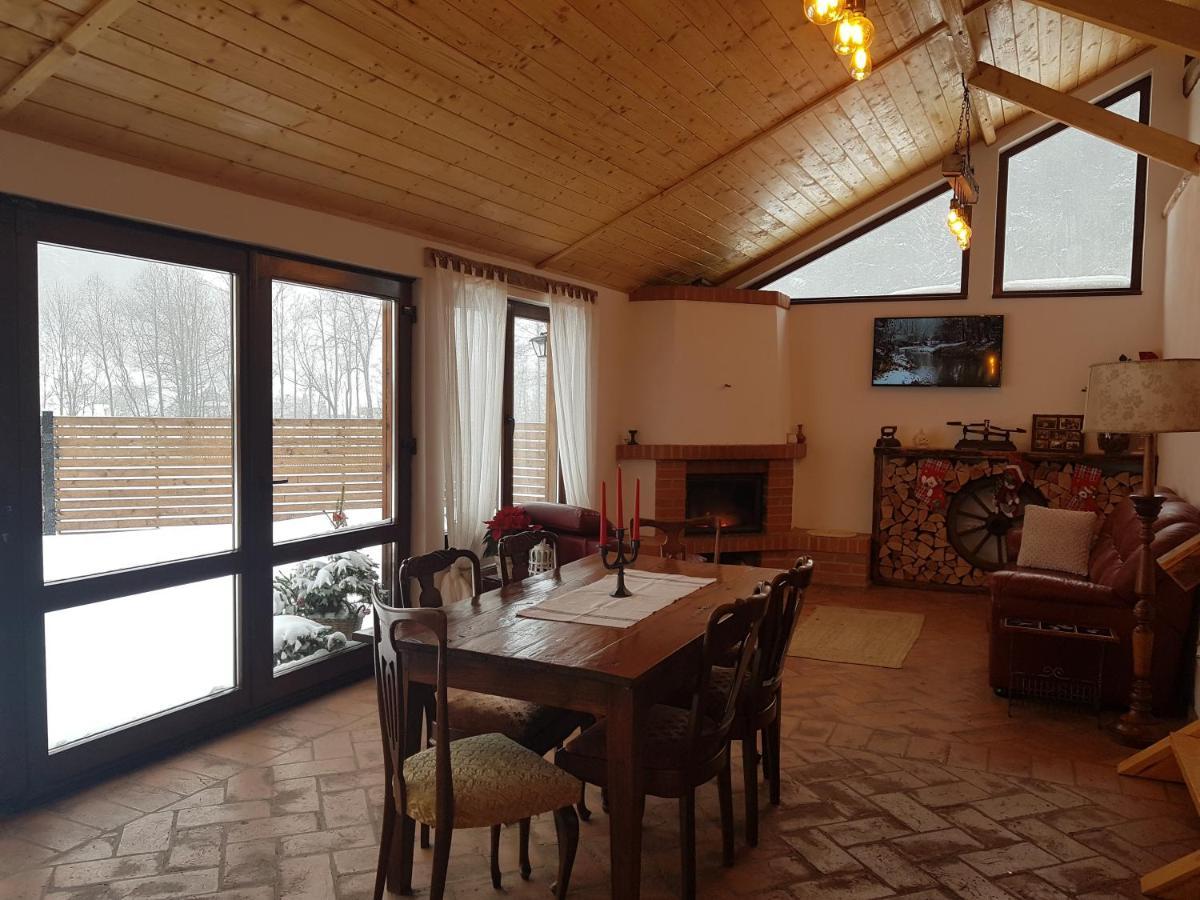 Sura Lu' Vasile. Bed & Breakfast Crivina  Exterior foto